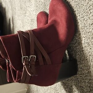 Elegant Maroon Ankle Boots